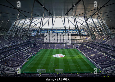 Londra, Regno Unito. 17 Nov, 2019. Vista generale del Tottenham Hotspur stadium interno davanti al Barclay FA DONNA Super League football match tra Tottenham vs Arsenal a Tottenham Hotspur Stadium il 17 novembre 2019 a Londra, Inghilterra (foto di Daniela Porcelli/SPP) Credito: SPP Sport Stampa foto. /Alamy Live News Foto Stock