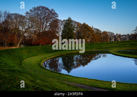 Rilievi, Charles Jancks,scozzese Galleria Nazionale di Arte Moderna, Edimburgo - Scozia Foto Stock