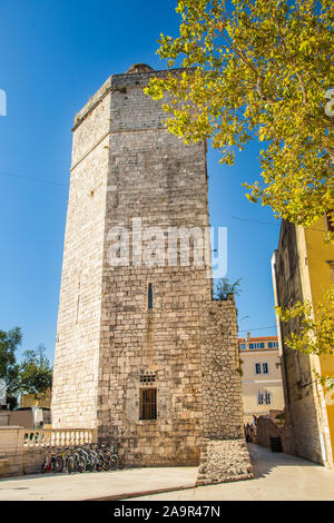 Capitano della torre su cinque pozzi piazza di Zara, Dalmazia, Croazia Foto Stock