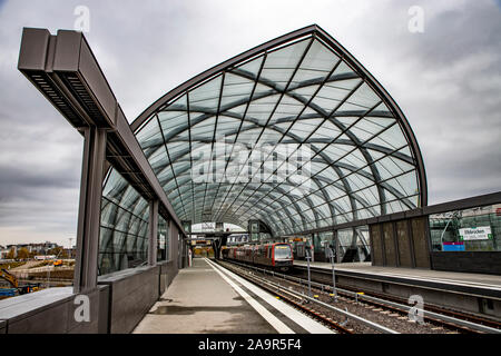 Arresto finale ElbbrŸcken stazione ferroviaria, metropolitana linea U4, ad Amburgo, †berseequartier, Foto Stock