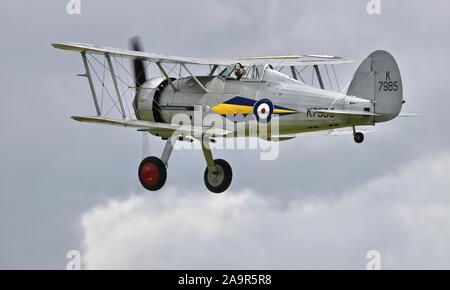 1938 Gloster Gladiator airborne a Shuttleworth Airshow militare il 7 Luglio 2019 Foto Stock