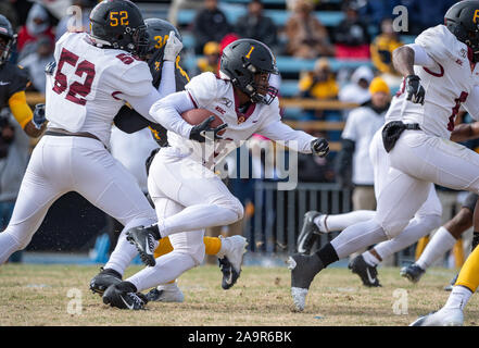 Greensboro, NC, Stati Uniti d'America. Xvi Nov, 2019. La Bethune Cookman wide receiver Jimmie Robinson (1) durante il NCAA Football azione di gioco tra la Bethune Cookman Wildcats e North Carolina A&T Aggies. NC A&T sconfitto BCU 44-17 a BB&T Stadium di Greensboro, N.C. Romeo T Guzman/CSM/Alamy Live News Foto Stock