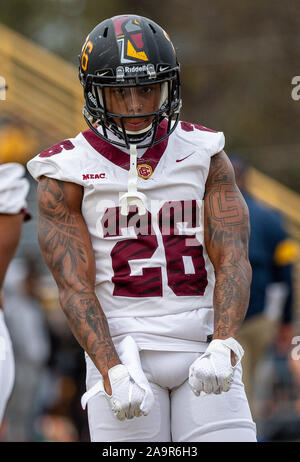 Greensboro, NC, Stati Uniti d'America. Xvi Nov, 2019. La Bethune Cookman Davonte sicurezza Lawrence (26) prima dell'inizio della NCAA Football azione di gioco tra la Bethune Cookman Wildcats e North Carolina A&T Aggies. NC A&T sconfitto BCU 44-17 a BB&T Stadium di Greensboro, N.C. Romeo T Guzman/CSM/Alamy Live News Foto Stock