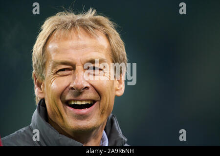 Mönchengladbach, Germania. 16 Nov 2019. QUALI EURO 2020, Germany-Belarus, Mönchengladbach Nov 16, 2019. Juergen KLINSMANN, ex allenatore nazionale USA, DFB, half-size, ritratto, Germania - BIELORUSSIA 4-0 Importante: DFB regolamenti vietano qualsiasi uso di fotografie come sequenze di immagini e/o quasi-video. La qualificazione per i Campionati Europei quali EM, 2020 stagione 2019/2020, Novembre 16, 2019 in Mönchengladbach, Germania. Credito: Peter Schatz/Alamy Live News Foto Stock