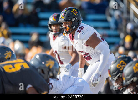 Greensboro, NC, Stati Uniti d'America. Xvi Nov, 2019. La Bethune Cookman linebacker Untareo Johnson (12) durante il NCAA Football azione di gioco tra la Bethune Cookman Wildcats e North Carolina A&T Aggies. NC A&T sconfitto BCU 44-17 a BB&T Stadium di Greensboro, N.C. Romeo T Guzman/CSM/Alamy Live News Foto Stock