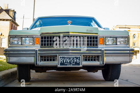 Detroit, Michigan, 1 Agosto 2015: vista anteriore del 1979 Cadillac Fleetwood Brougham in Detroit, Mi Foto Stock