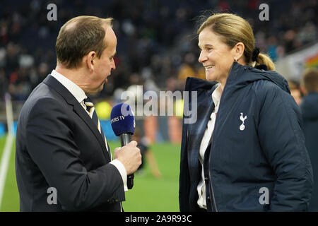 Northampton, Regno Unito. 17 Nov, 2019. Jill Ellis - ex capo allenatore del regno ha dichiarato la squadra nazionale e due volte la Coppa del Mondo femminile campione - durante la pausa di metà al Barclay FA DONNA Super League football match tra Tottenham vs Arsenal a Tottenham Hotspur Stadium il 17 novembre 2019 a Londra, Inghilterra (foto di Daniela Porcelli/SPP) Credito: SPP Sport Stampa foto. /Alamy Live News Foto Stock