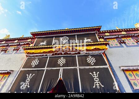 Tempio Songzanlin in Shangri-La, nella provincia dello Yunnan Foto Stock