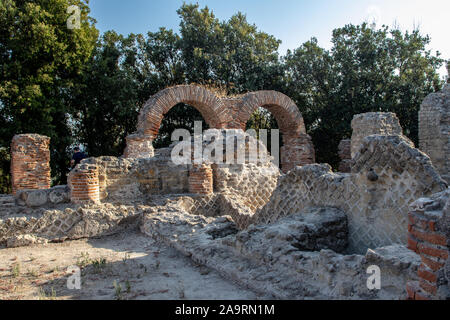 Bacoli, Italia, Agosto 14, 2019. Il tempio di Apollo nell'antica città di Cuma. Città della Grecia antica sopravvissuta fino ai giorni nostri. Foto Stock