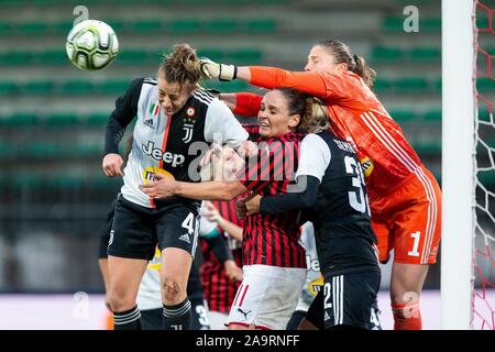 Milano, Italia. 17 Nov, 2019. aurora galli, Juventus e laura giuliani, juventus, durante milano Donne vs Juventus donne, italiano di calcio di Serie A del campionato delle donne in Italia, a Milano, 17 novembre 2019 - LPS/Francesco Scaccianoce Credito: Francesco Scaccianoce/LP/ZUMA filo/Alamy Live News Foto Stock