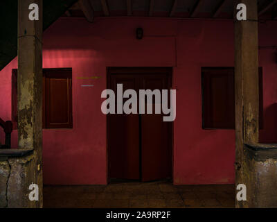 Casa del patrimonio in una corsia di Khotachiwadi a sud di Mumbai Foto Stock