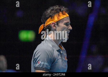 Londra, Regno Unito. 17 Novembre, 2019. dominic thiem aut durante Nitto ATP finale di Dominic Thiem e Stefanos Tsitsipas la finale - Tennis intenzionali - Credito: LPS/Roberto Zanettin/Alamy Live News Foto Stock