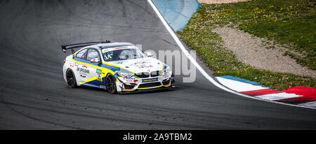 Oschersleben, Germania, 26 Aprile 2019: Stephan Grotstollen alla guida della BMW M4 GT4 durante l'ADAC GT4. Foto Stock