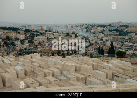 Vista dal Monte degli Ulivi di Gerusalemme. Foto Stock