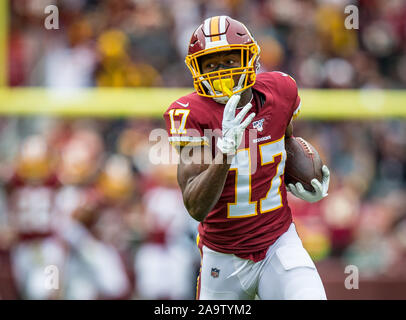Landover, Maryland, Stati Uniti d'America. Novembre 17, 2019: Washington Redskins wide receiver McLaurin spugna (17) in campo aperto la ricezione nel gioco tra il New York Jets contro Washington Redskins a FedEx in campo Landover, Maryland. Cory Royster/Cal Sport Media Credito: Cal Sport Media/Alamy Live News Foto Stock