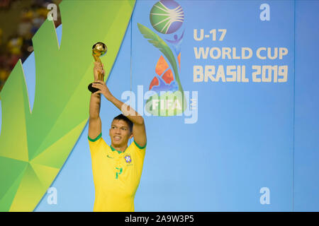 Brasilia, Brasile. 17 Nov, 2019. Veron riceve la palla dorata al FIFA U-17 mondiali. Bezerrão Stadium. Brasilia DF. (Foto: Reinaldo Reginato/Fotoarena) Credito: Foto Arena LTDA/Alamy Live News Foto Stock