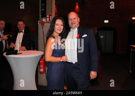 OB Dirk Hilbert mit Ehefrau Su Yeon Hilbert bei der 14. Speranza Gala 2019 im Schauspielhaus. A Dresda, 16.11.2019 Foto Stock