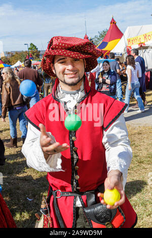 Deerfield Beach Florida, Quiet Waters Park, Florida Renaissance Festival, costume, giocoliere, FL100214111 Foto Stock