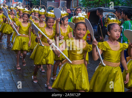 Partecipante al festival Higantes ad Angono Filippine Foto Stock