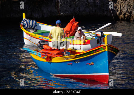 Fischerboote, Ausflugsboote auf Malta Foto Stock