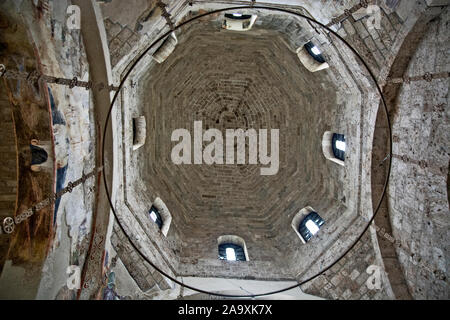 Gradac Monastero, Serbia, Maggio 04, 2019. L'aspetto della cupola della chiesa del monastero all'interno. Il monastero fu eretto nella seconda metà del Foto Stock