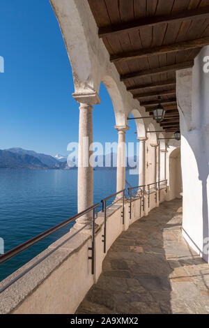 Monastero di Santa Caterina del Sasso e del lago Maggiore, provincia di Varese, Lombardia, Italia settentrionale Foto Stock