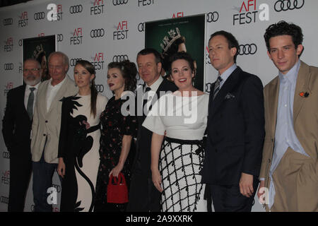 Los Angeles, Stati Uniti d'America. Xvi Nov, 2019. Charles Dance, Erin Doherty, Helena Bonham Carter, Peter Morgan, Olivia Colman, Tobias Menzies, Josh O'Connor 11/16/2019 AFI Fest 2019 Screening di Gala "La Corona" tenutasi presso la leva TCL Chinese Theatre di Los Angeles, CA Credito: Cronos/Alamy Live News Foto Stock