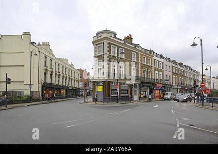 Negozi in Crystal Palace centro città, a sud di Londra, Regno Unito. La Church Road (sinistra) Westow Hill (a destra), giunzione con Crystal Palace Parade e Anerley Hill Foto Stock
