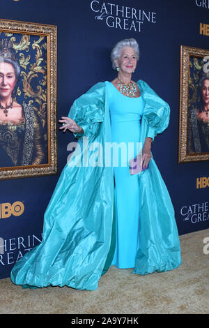 HBO 'Caterina la Grande' Premiere al museo del martello su ottobre 17, 2019 a Westwood, CA dotata di: Helen Mirren dove: Westwood, California, Stati Uniti quando: 18 Ott 2019 Credit: Nicky Nelson/WENN.com Foto Stock