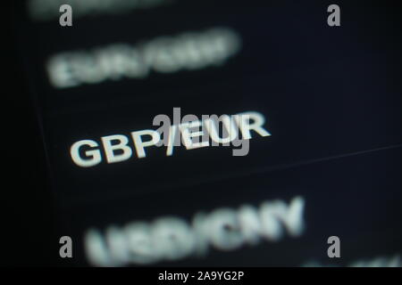 Convertitore di valuta - Gran Bretagna pound e Euro (GBP/EUR). Cambio valuta sullo schermo del computer. Foto Stock