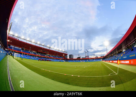 Barcellona - NOV 17: Il nuovo Johan Cruyff Stadium si trova a La Ciutat Esportiva Joan Gamper il 17 novembre 2019 a Barcellona, Spagna. Foto Stock