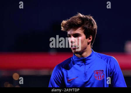 Barcellona - NOV 17: Riqui Puig gioca in Seconda Divisione B match tra FC Barcelona B e UE Cornella a Johan Cruyff Stadium il 17 novembre Foto Stock