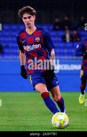 Barcellona - NOV 17: Alex Collado gioca in Seconda Divisione B match tra FC Barcelona B e UE Cornella a Johan Cruyff Stadium nel novembre 1 Foto Stock