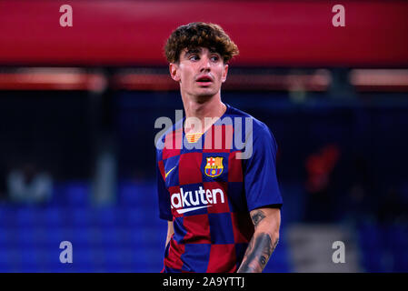 Barcellona - NOV 17: Alex Collado gioca in Seconda Divisione B match tra FC Barcelona B e UE Cornella a Johan Cruyff Stadium nel novembre 1 Foto Stock