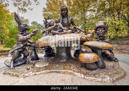 Alice nel paese delle meraviglie, Central Park, Manhattan, New York, Stati Uniti d'America Foto Stock