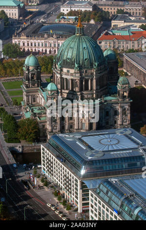 Vista aerea della Cattedrale di Berlino o Berliner Dom a Berlino, Germania Foto Stock