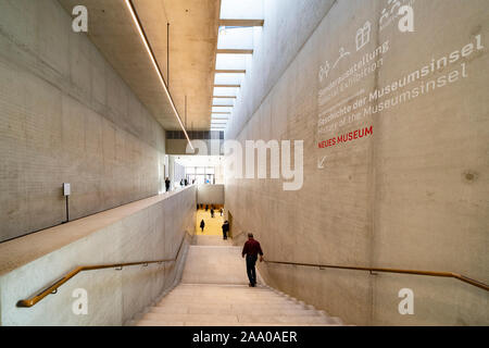 Interno del nuovo James Simon Galerie edificio presso il Museo Island , Museumsinsel, nel quartiere Mitte di Berlino, Germania Foto Stock