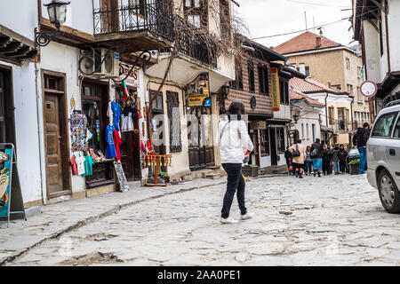 Veliko Tarnovo città, Bulgaria - 24 Marzo 2017. Tradizionale architettura bulgara nella vecchia città medievale area, Veliko Tarnovo città, Bulgaria Foto Stock