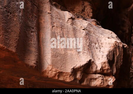 Petroglifi Ismaici (Thamudic E), Canyon Di Jabal Khazali, Area Protetta Di Wadi Rum, Governatorato Di Aqaba, Giordania, Medio Oriente Foto Stock