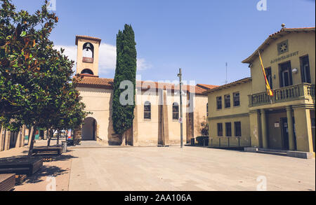 SANTA SUSANNA, Spagna - 21 luglio 2018: Santa Susanna Piazza del Municipio Foto Stock