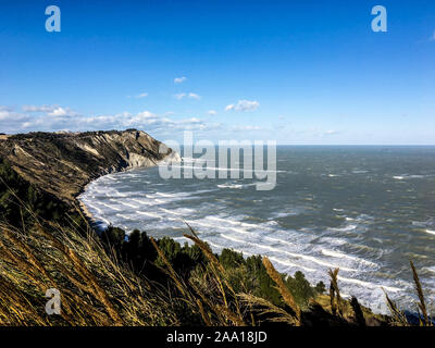 Portonovo beach in un giorno di tempesta Foto Stock