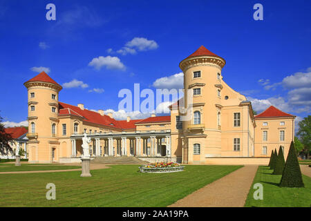 Schloss Rheinsberg, Landkreis Ostprignitz-Ruppin, Brandeburgo, Deutschland, Das Schloss gilt als Musterbeispiel des sogenannten Friederizianischen Rok Foto Stock