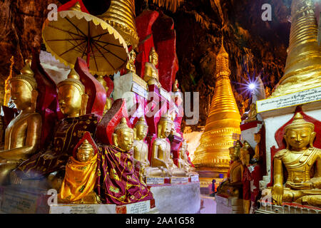 Le grotte di Pindaya (Shwe Oo Min Pagoda) Pindaya, Stato Shan, Myanmar. Foto Stock