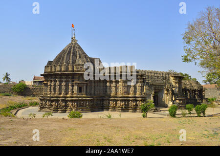 Scolpiti vista esterna del tempio Kopeshwar, Khidrapur, Maharashtra Foto Stock