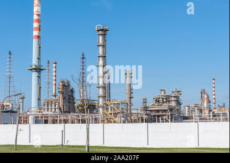 ENI di benzina in raffineria di Taranto, Italia Foto Stock