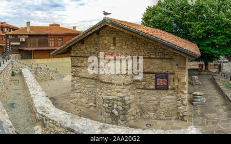 Nessebar, Bulgaria - 07.10.2019. Il Santo Salvatore chiesa in Nessebar, Bulgaria, su una torbida mattinata estiva Foto Stock