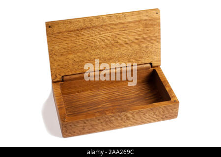 Aprire una scatola di legno. Confezione regalo. Foto Stock