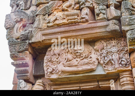 Il famoso Narai Bantomsin architrave in Prasat Hin di Phnom Rung, Chaloem Phrakiat distretto, Buriram Provincia, Thailandia. Foto Stock