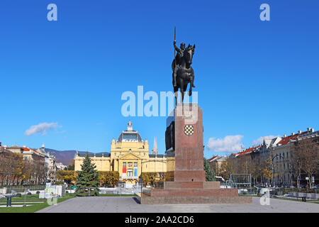 Monumento del re croato Tomislav e padiglione di arte a Zagabria in Croazia Foto Stock