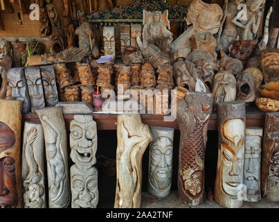 Pressione di stallo di Souvenir vicino al Tempio di mare Tanah Lot, Bali, Indonesia Foto Stock